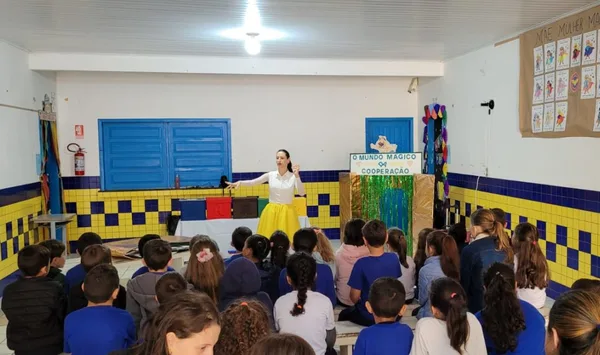Alunos vivenciam o mundo mágico da cooperação em atividade promovida pela Cooperja