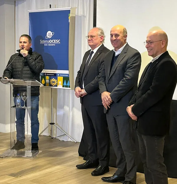 Avanços e demandas do cooperativismo em SC são apresentados em jantar da OCESC e FRENCOOP/SC